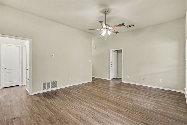 717 Oak Park Drive, Azle, TX 76020