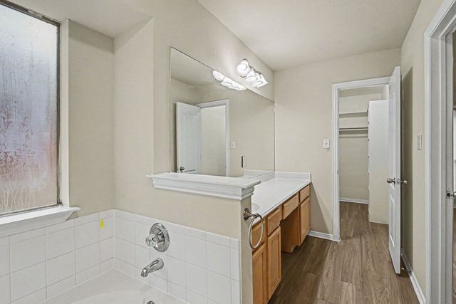 717 Oak Park Drive, Azle, TX 76020
