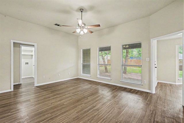 717 Oak Park Drive, Azle, TX 76020