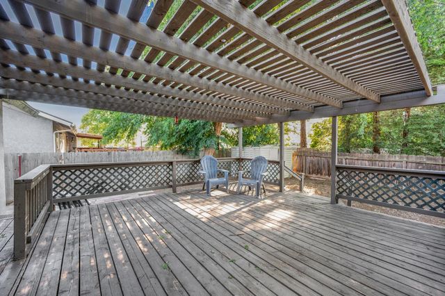 651 N Laverne Avenue, Fresno, CA 93727