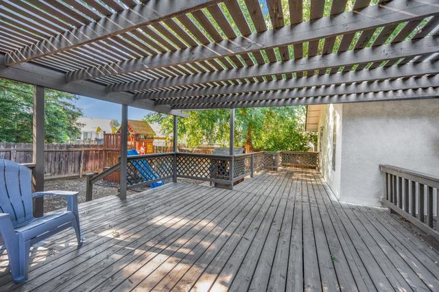651 N Laverne Avenue, Fresno, CA 93727