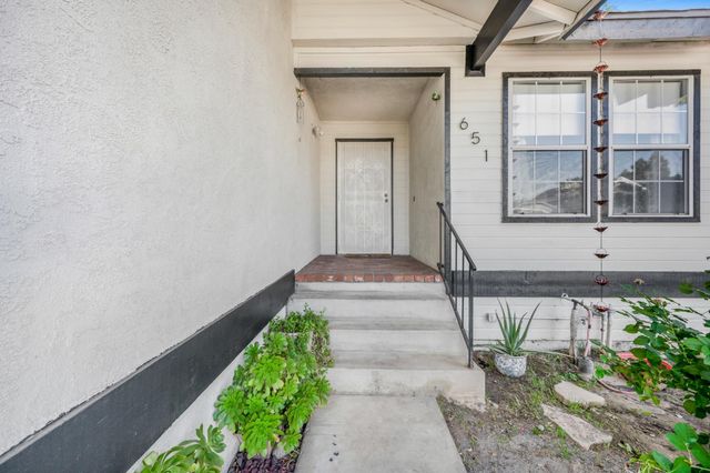 651 N Laverne Avenue, Fresno, CA 93727