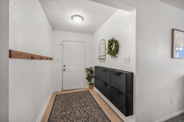 651 N Laverne Avenue, Fresno, CA 93727
