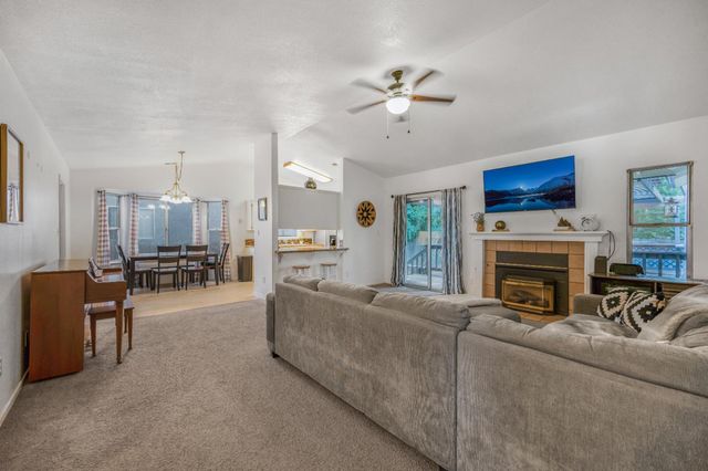 651 N Laverne Avenue, Fresno, CA 93727