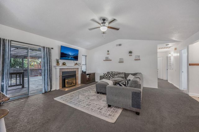 651 N Laverne Avenue, Fresno, CA 93727