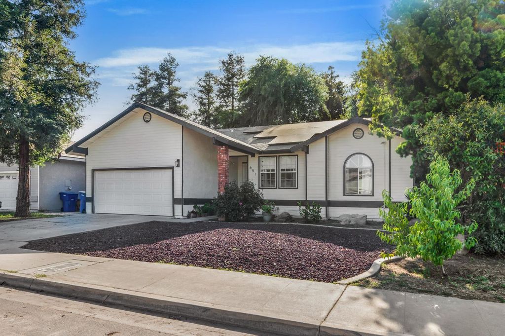 Image 1 of property listing at 651 N Laverne Avenue, Fresno, CA 93727