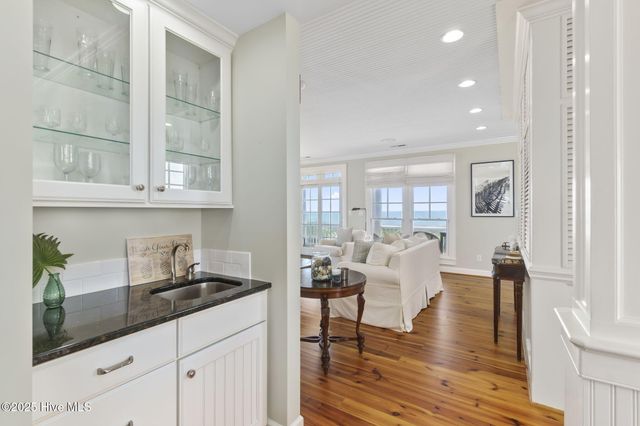 125 Roosevelt Drive, Pine Knoll Shores, NC 28512