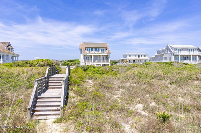 125 Roosevelt Drive, Pine Knoll Shores, NC 28512