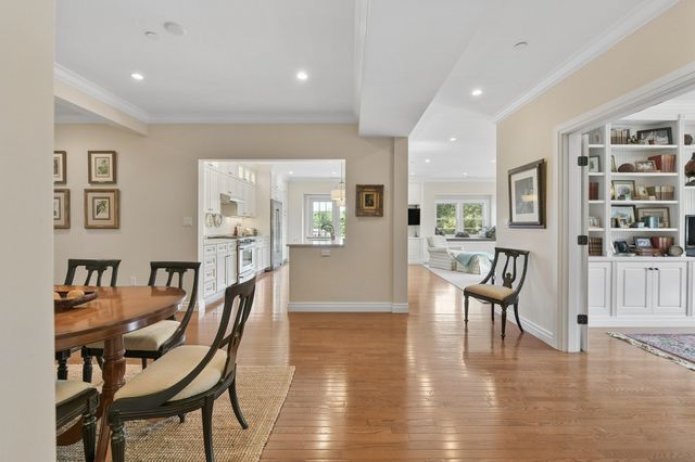 36 Central Ave 15, Milton, MA 02186