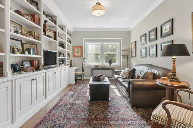 36 Central Ave 15, Milton, MA 02186