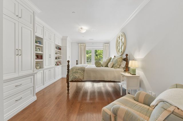 36 Central Ave 15, Milton, MA 02186