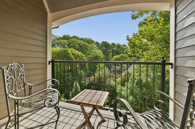 36 Central Ave 15, Milton, MA 02186