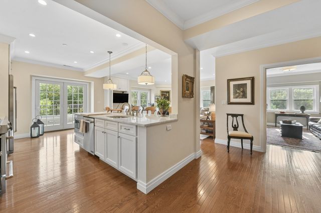 36 Central Ave 15, Milton, MA 02186