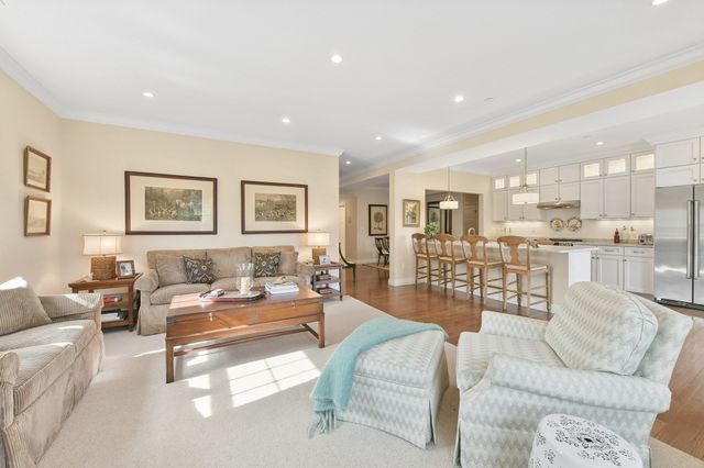 36 Central Ave 15, Milton, MA 02186