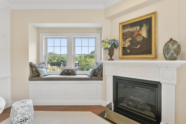 36 Central Ave 15, Milton, MA 02186