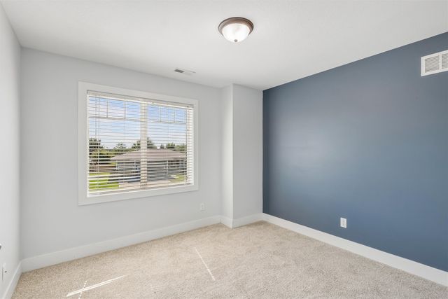 555 NE Bowman Drive, Waukee, IA 50263