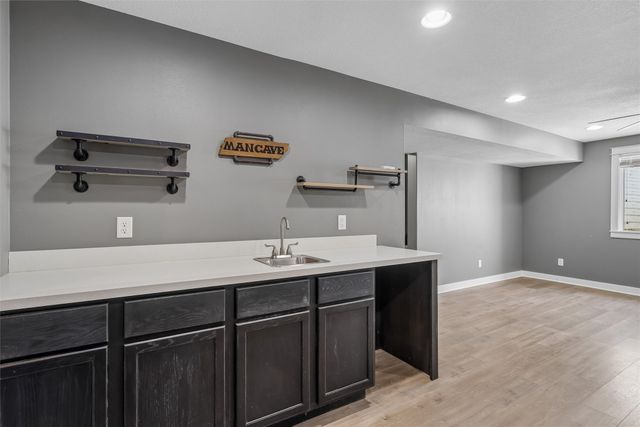 555 NE Bowman Drive, Waukee, IA 50263