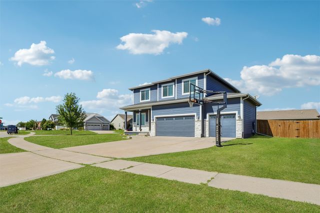 555 NE Bowman Drive, Waukee, IA 50263