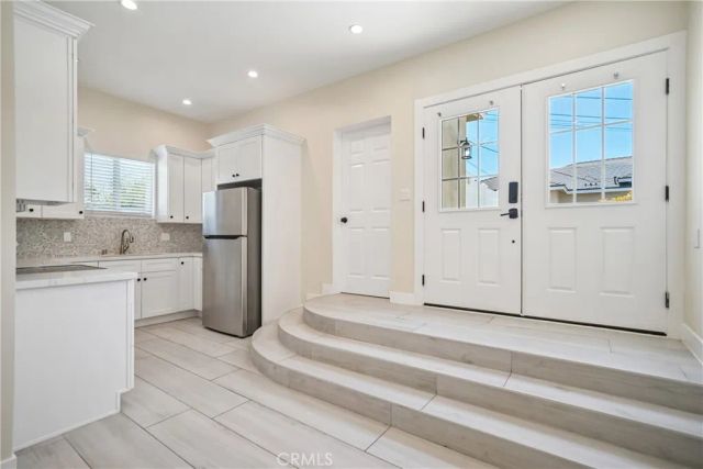 1956 N Ontario Street 101, Burbank, CA 91505
