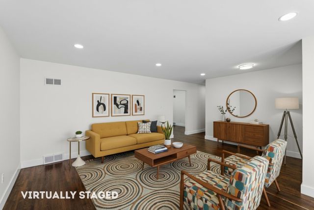 1040 E 44th St S, Wichita, KS 67216