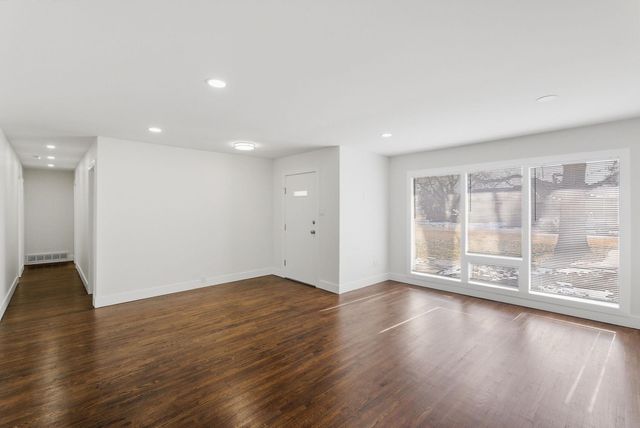 1040 E 44th St S, Wichita, KS 67216