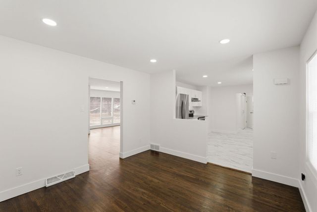 1040 E 44th St S, Wichita, KS 67216