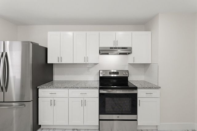 1040 E 44th St S, Wichita, KS 67216