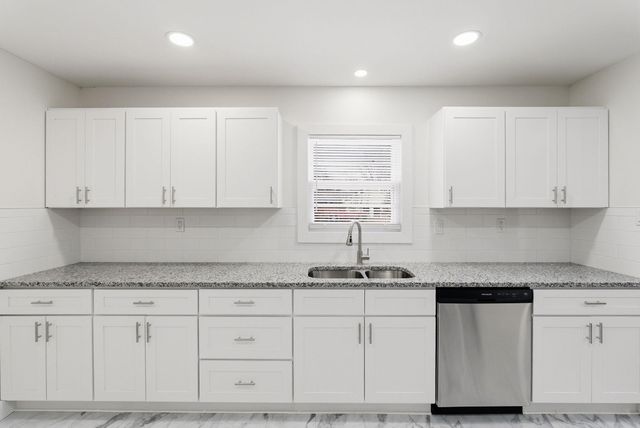 1040 E 44th St S, Wichita, KS 67216