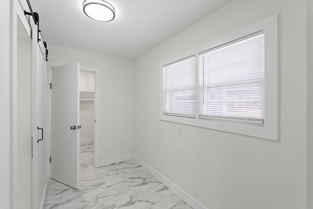 1040 E 44th St S, Wichita, KS 67216