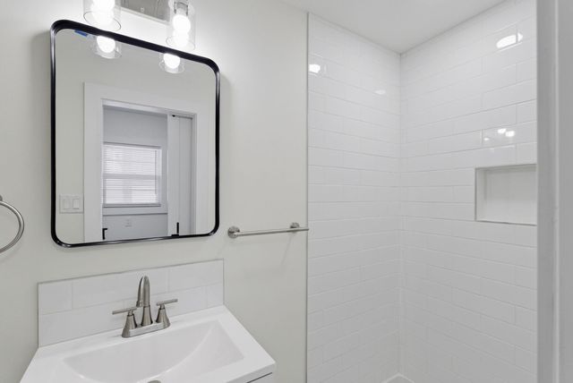 1040 E 44th St S, Wichita, KS 67216