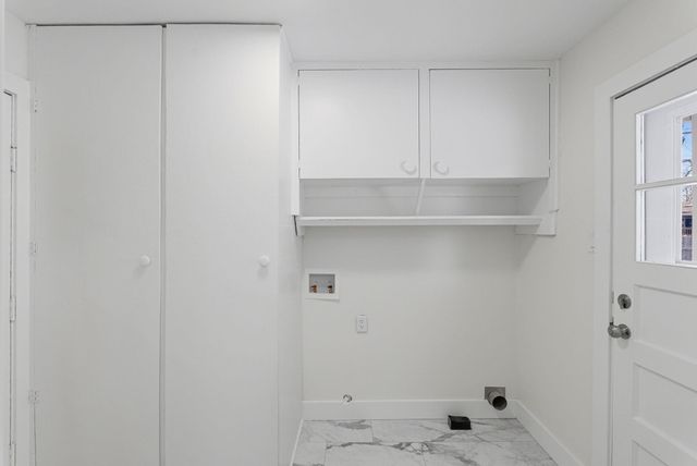 1040 E 44th St S, Wichita, KS 67216