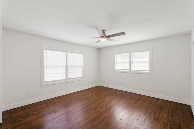 1040 E 44th St S, Wichita, KS 67216