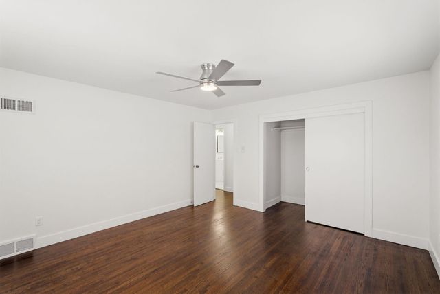 1040 E 44th St S, Wichita, KS 67216