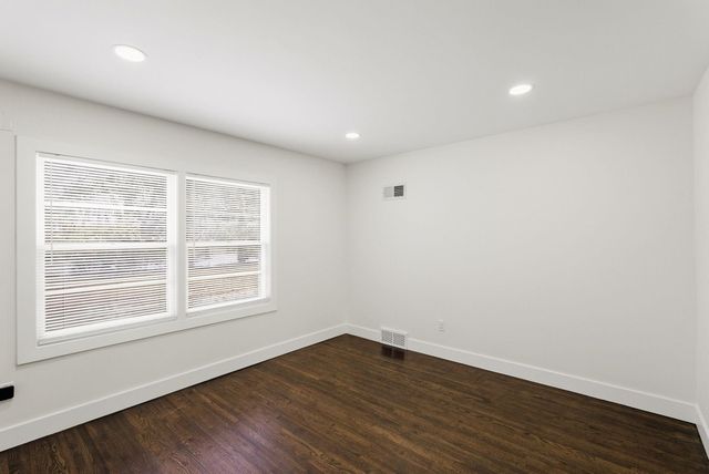 1040 E 44th St S, Wichita, KS 67216