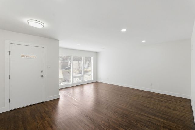 1040 E 44th St S, Wichita, KS 67216