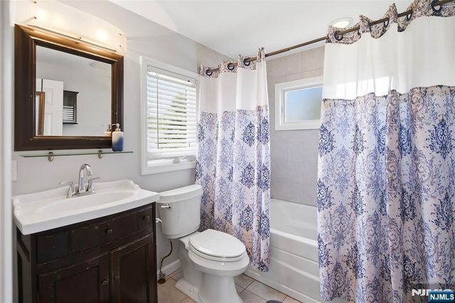 71 Intervale Road, Teaneck, NJ 07666