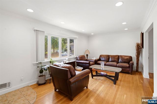 71 Intervale Road, Teaneck, NJ 07666