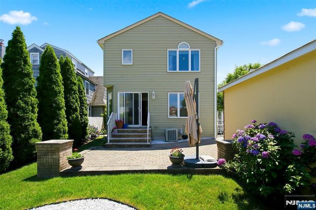 71 Intervale Road, Teaneck, NJ 07666