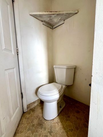 5700 Schiesel Avenue, Klamath Falls, OR 97603