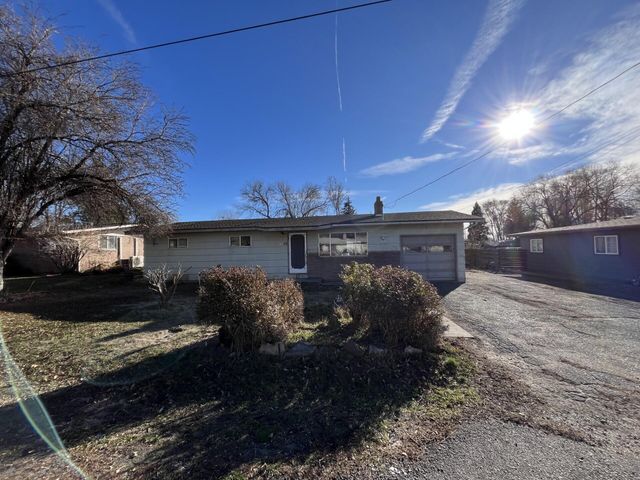 5700 Schiesel Avenue, Klamath Falls, OR 97603