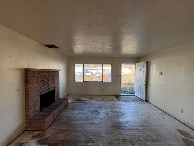 5700 Schiesel Avenue, Klamath Falls, OR 97603