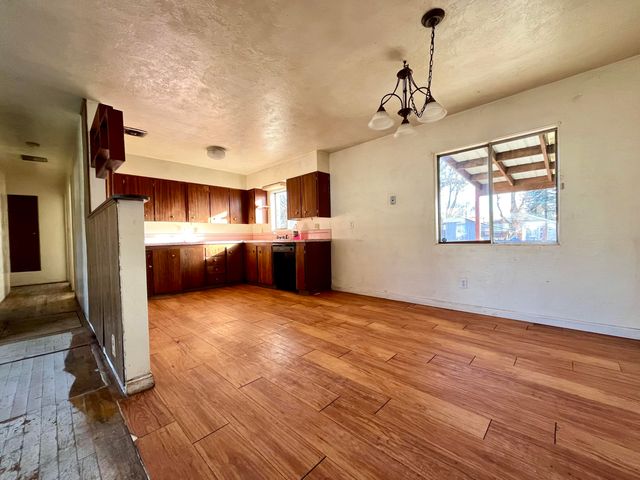 5700 Schiesel Avenue, Klamath Falls, OR 97603