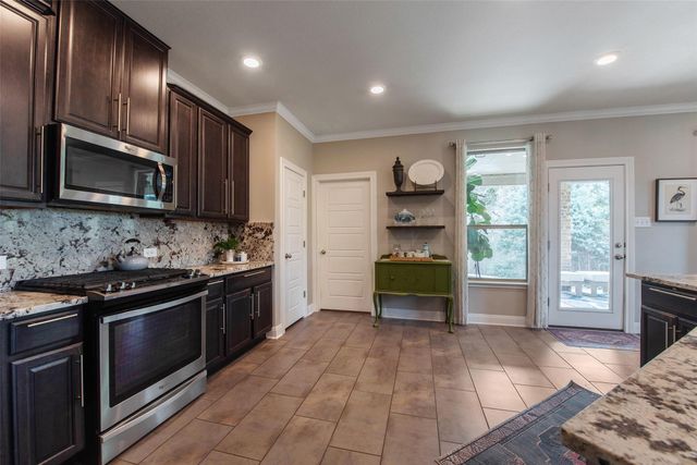 1612 Bovina DR, Leander, TX 78641