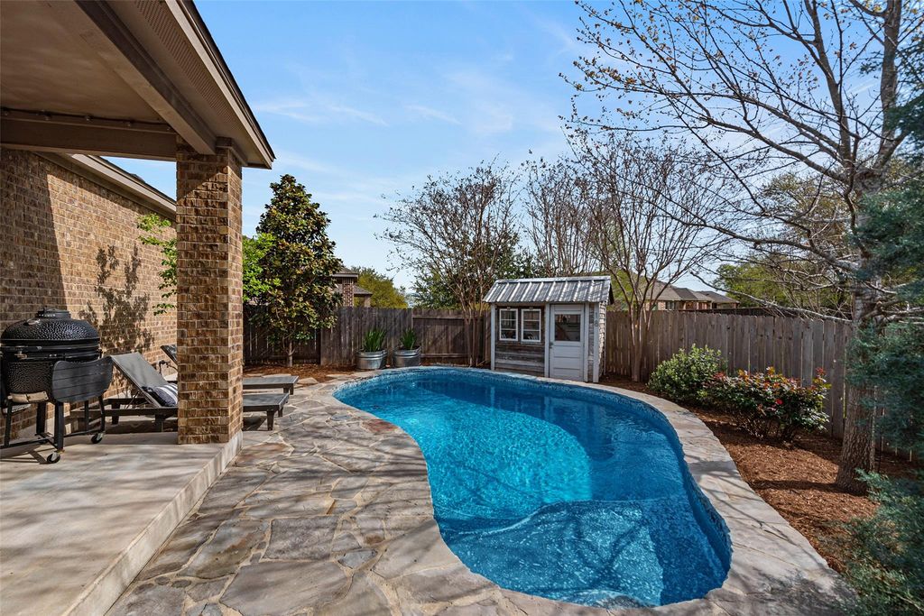 1612 Bovina DR, Leander, TX 78641