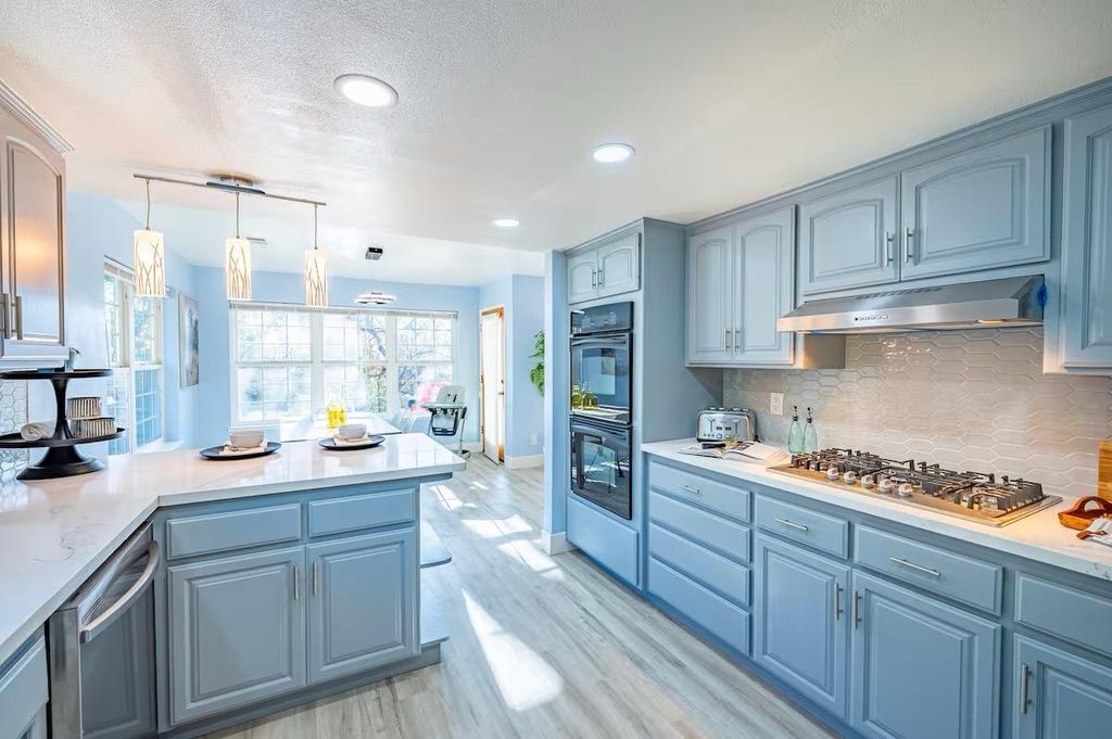 Image 1 of property listing at 40202 Hillsborough Loop, Oakhurst, CA 93644