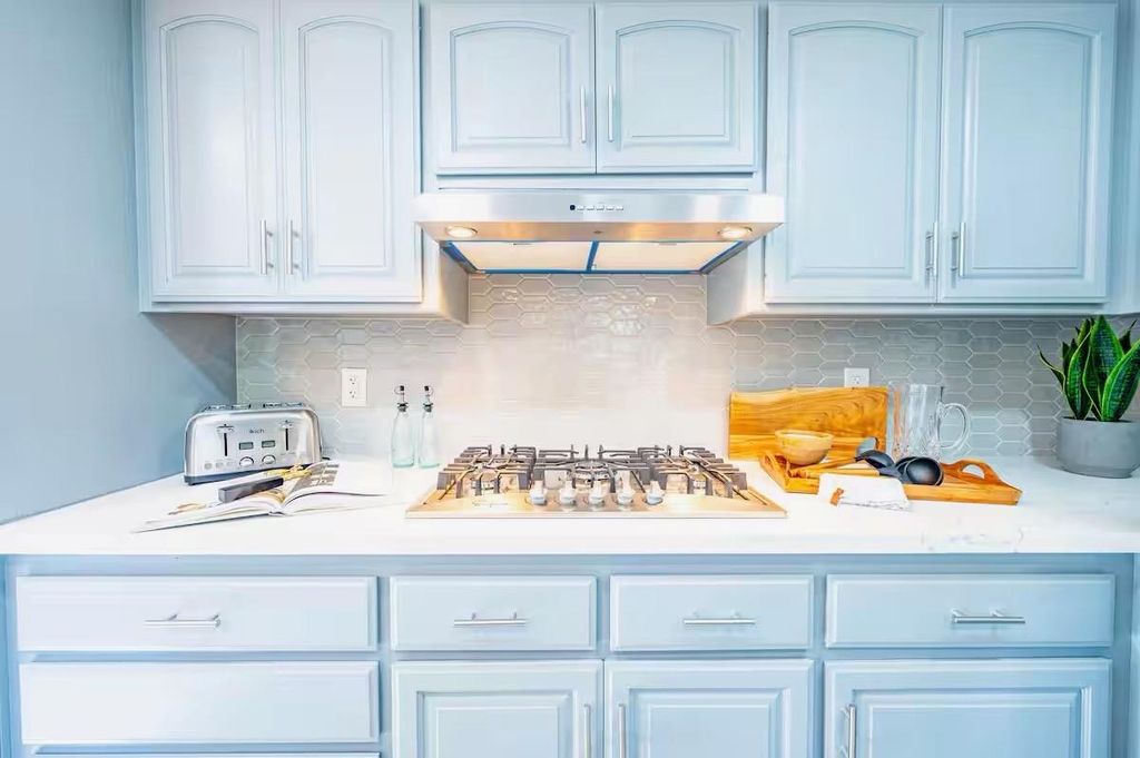 Image 2 of property listing at 40202 Hillsborough Loop, Oakhurst, CA 93644