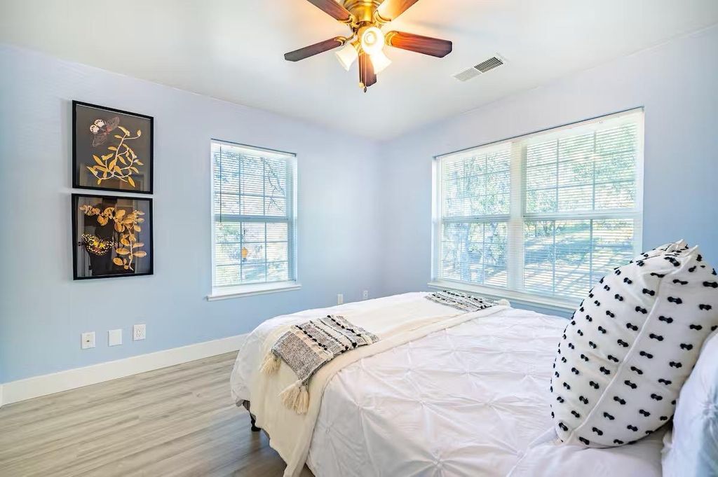 Image 25 of property listing at 40202 Hillsborough Loop, Oakhurst, CA 93644