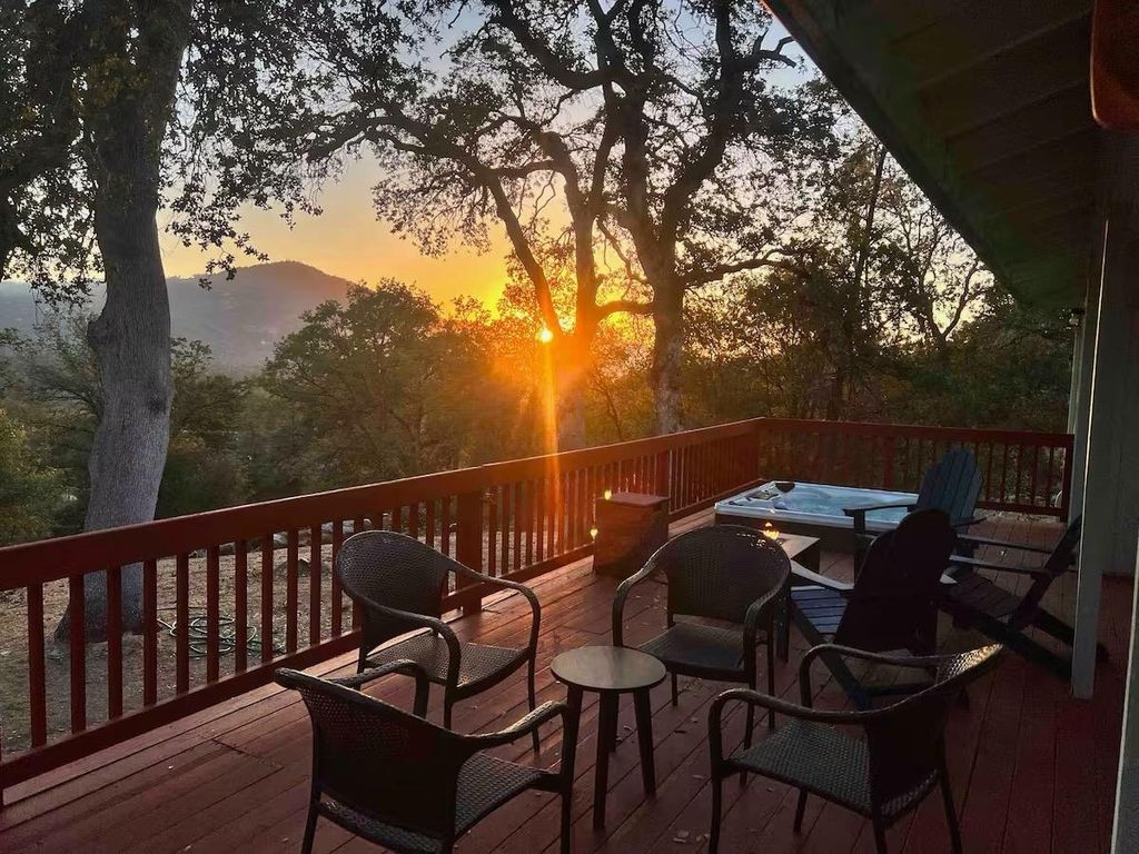 Image 36 of property listing at 40202 Hillsborough Loop, Oakhurst, CA 93644