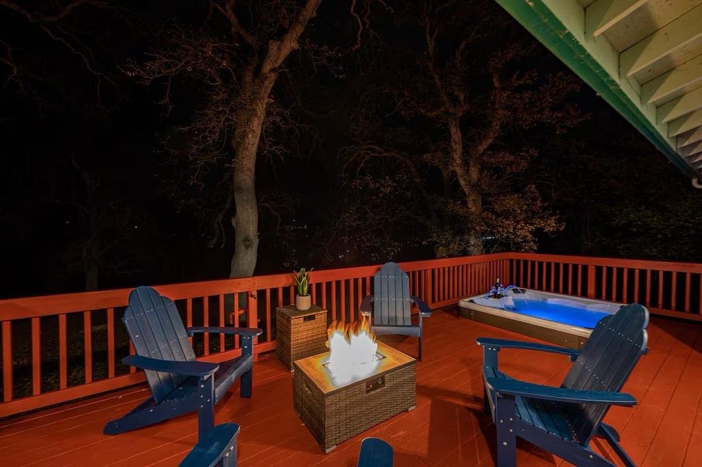 Image 37 of property listing at 40202 Hillsborough Loop, Oakhurst, CA 93644