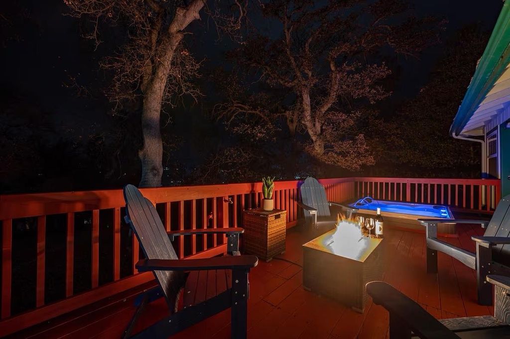 Image 39 of property listing at 40202 Hillsborough Loop, Oakhurst, CA 93644